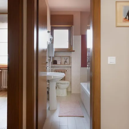 Maison D'or Apartment *