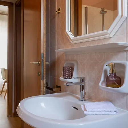 Maison D' Or E Casa Elegante Dal Fascino Luxury Vintage Silenziosa Apartament *